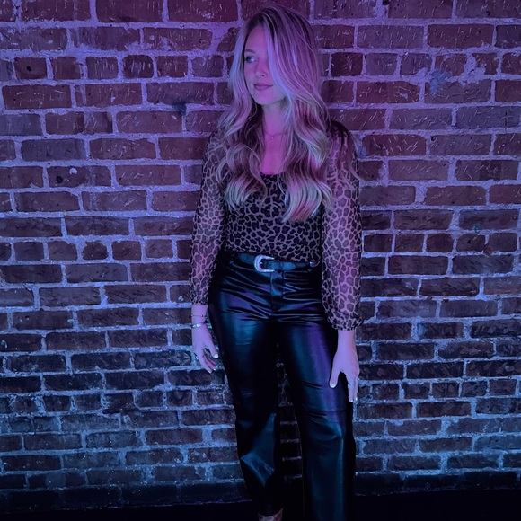 Meet your Posher, Carly - Picture 1 of 6